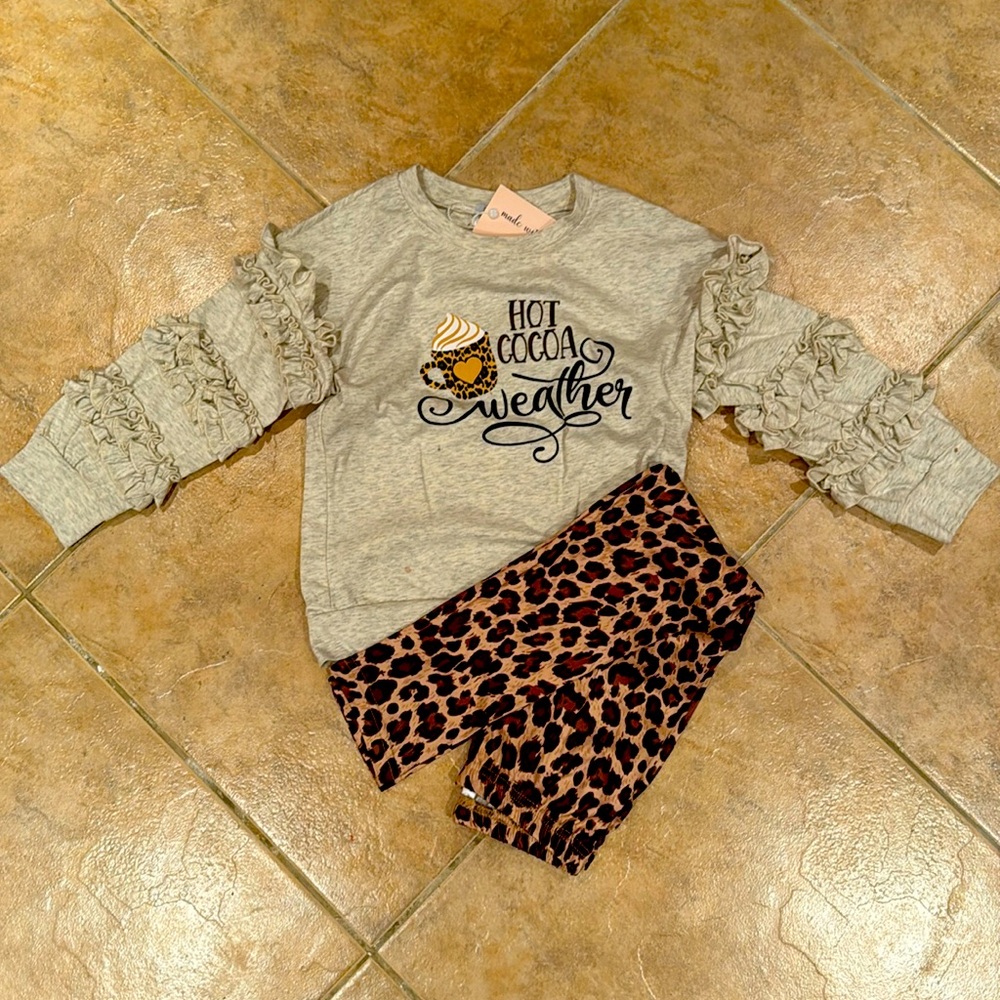 Got cocoa weather outfit. Leopard leggings